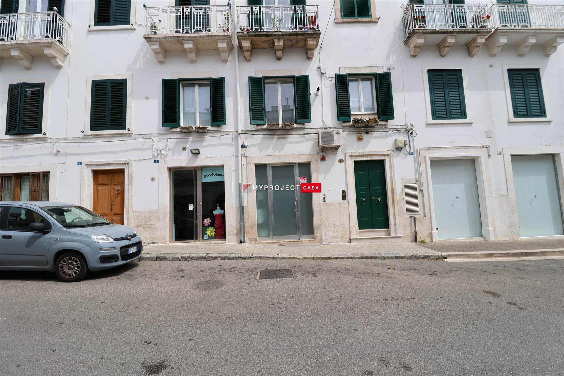 Locale commerciale in vendita