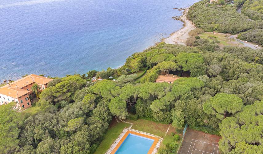 Castiglioncello, fronte mare, piscina, tennis, giardino