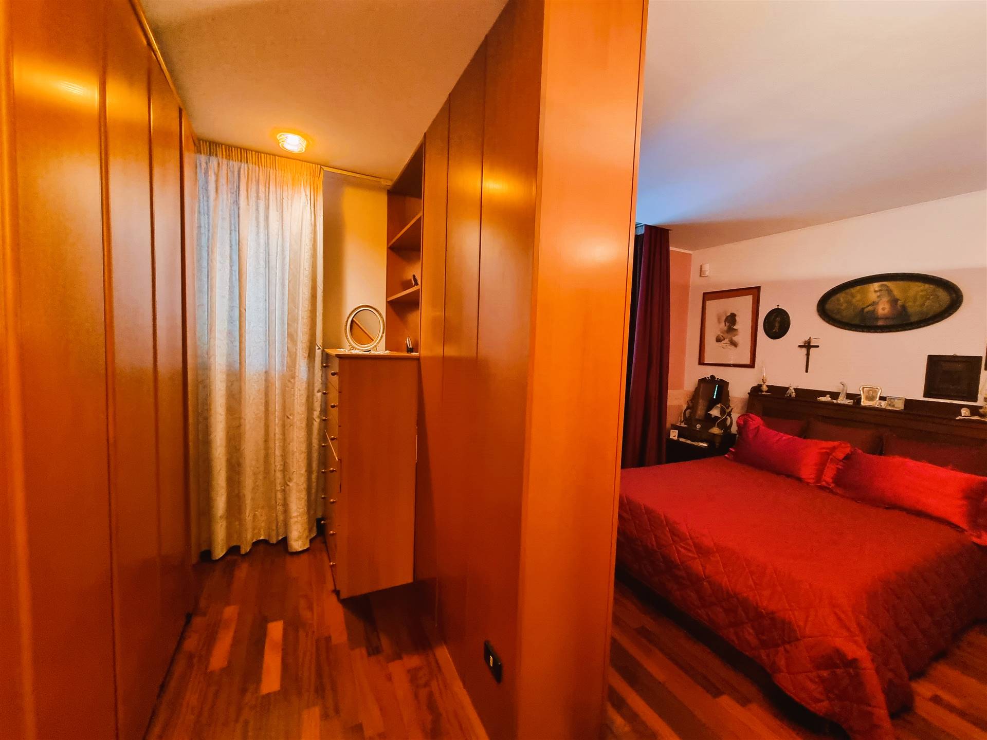 Camera da letto con cabina armadio