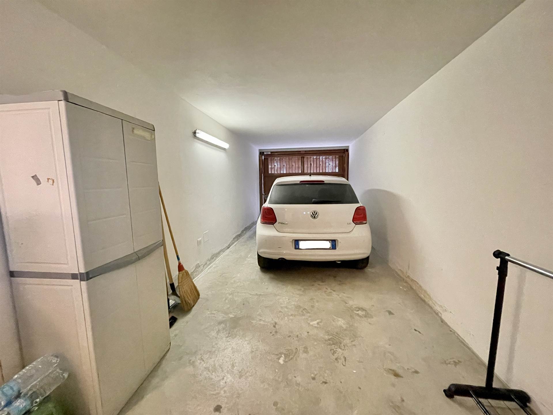 Garage doppio con attacchi lavanderia