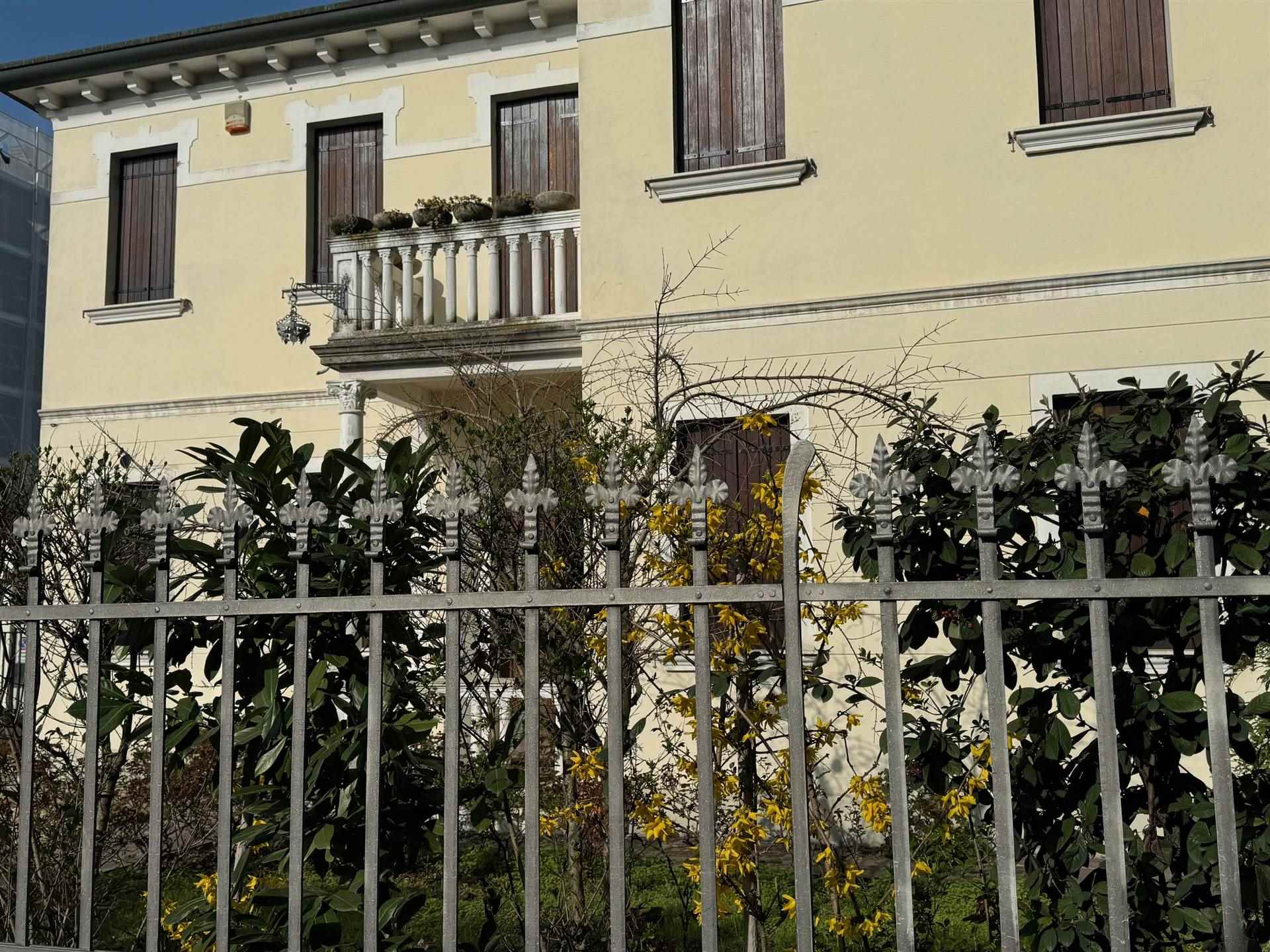 Mestre Carpenedo villa singola con ampio giardino