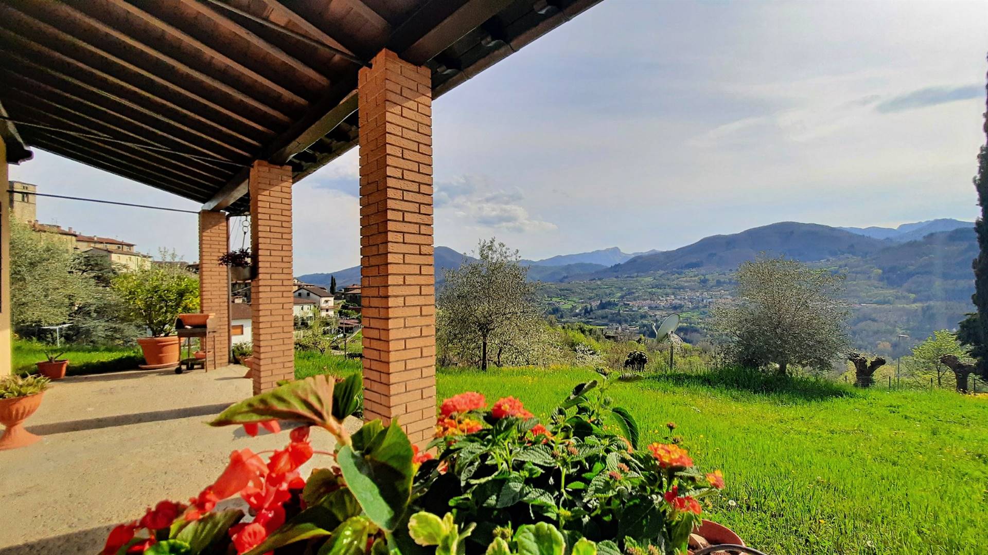 Vista dal portico - View from the porch