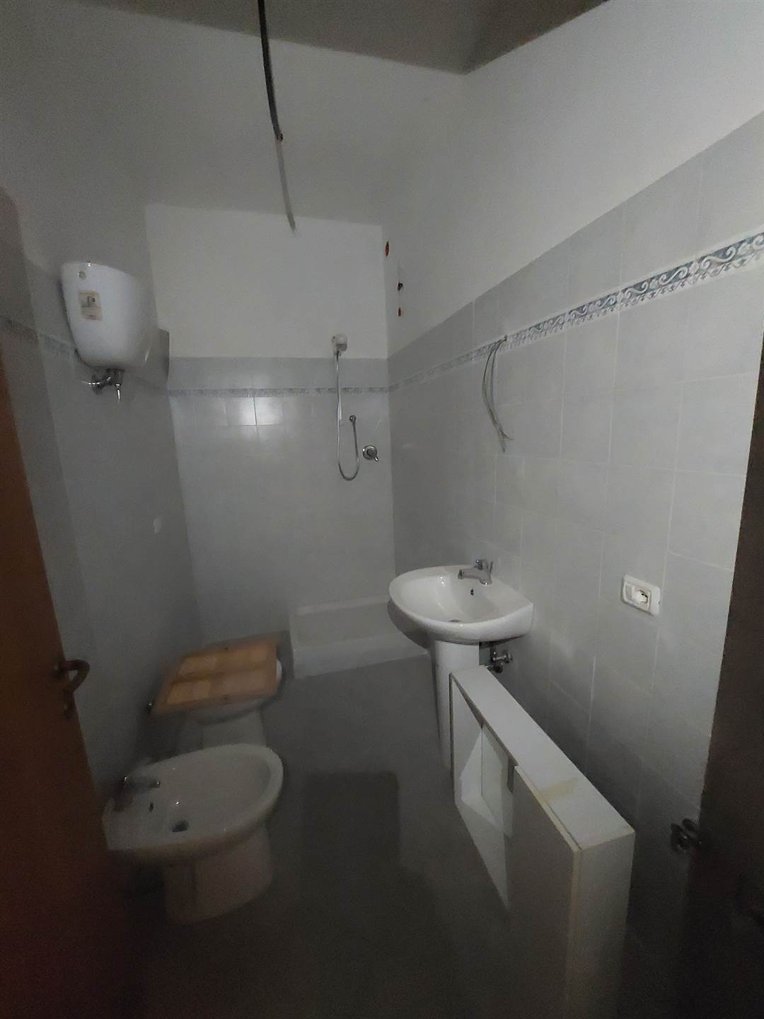 Foto interna bagno appartamento piccolo