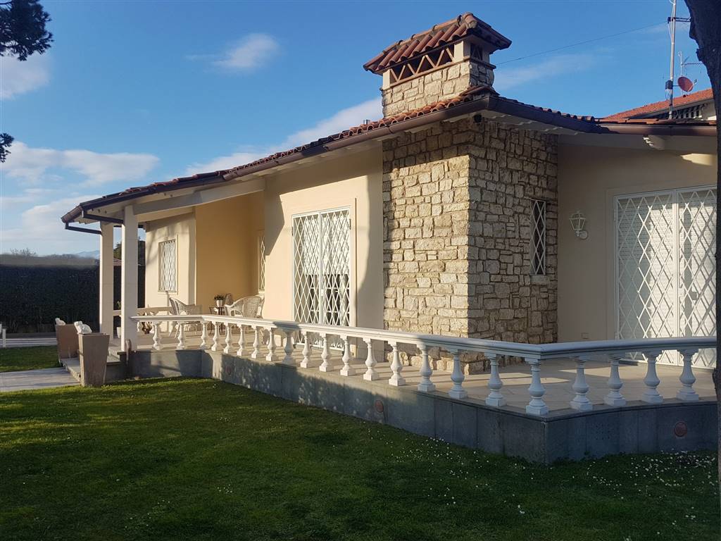 Villa in ottime condizioni in zona Lido di Camaiore a Camaiore