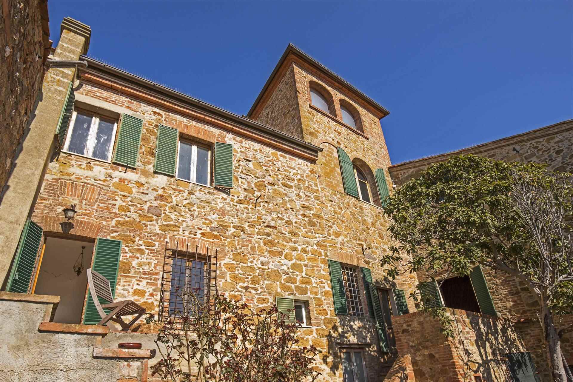 Montalcino_townhouse_for_sale 