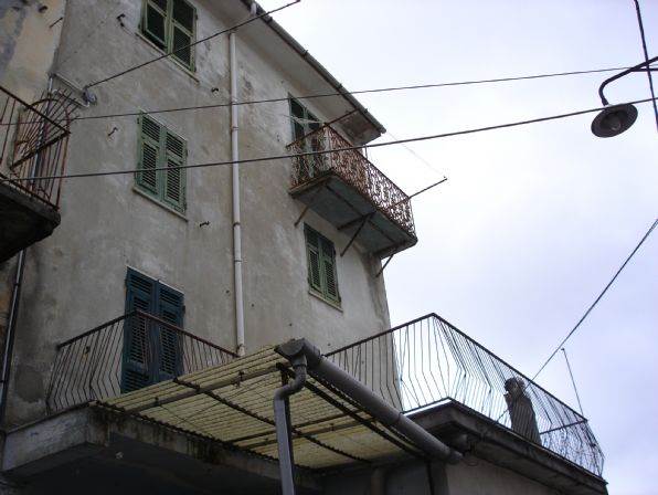 Palazzo in vendita a La Spezia Biassa