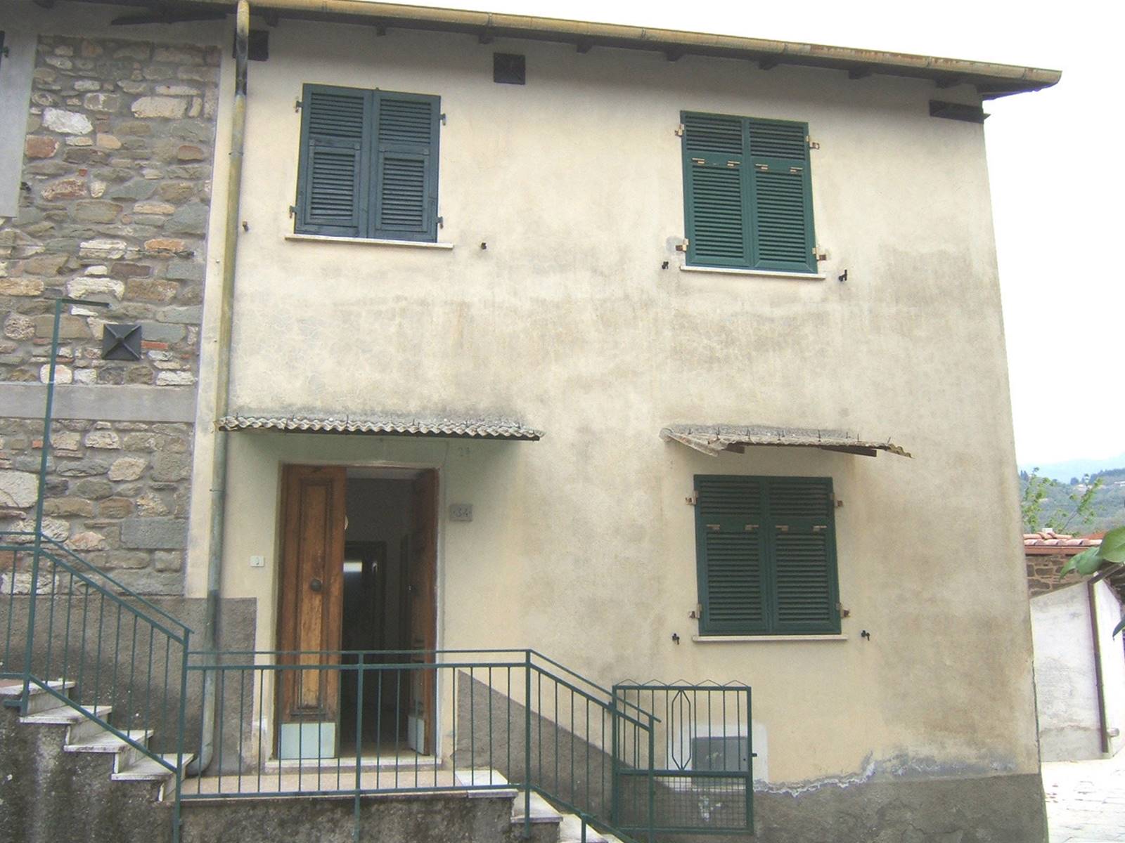 Casa semi indipendente abitabile a Casola in Lunigiana