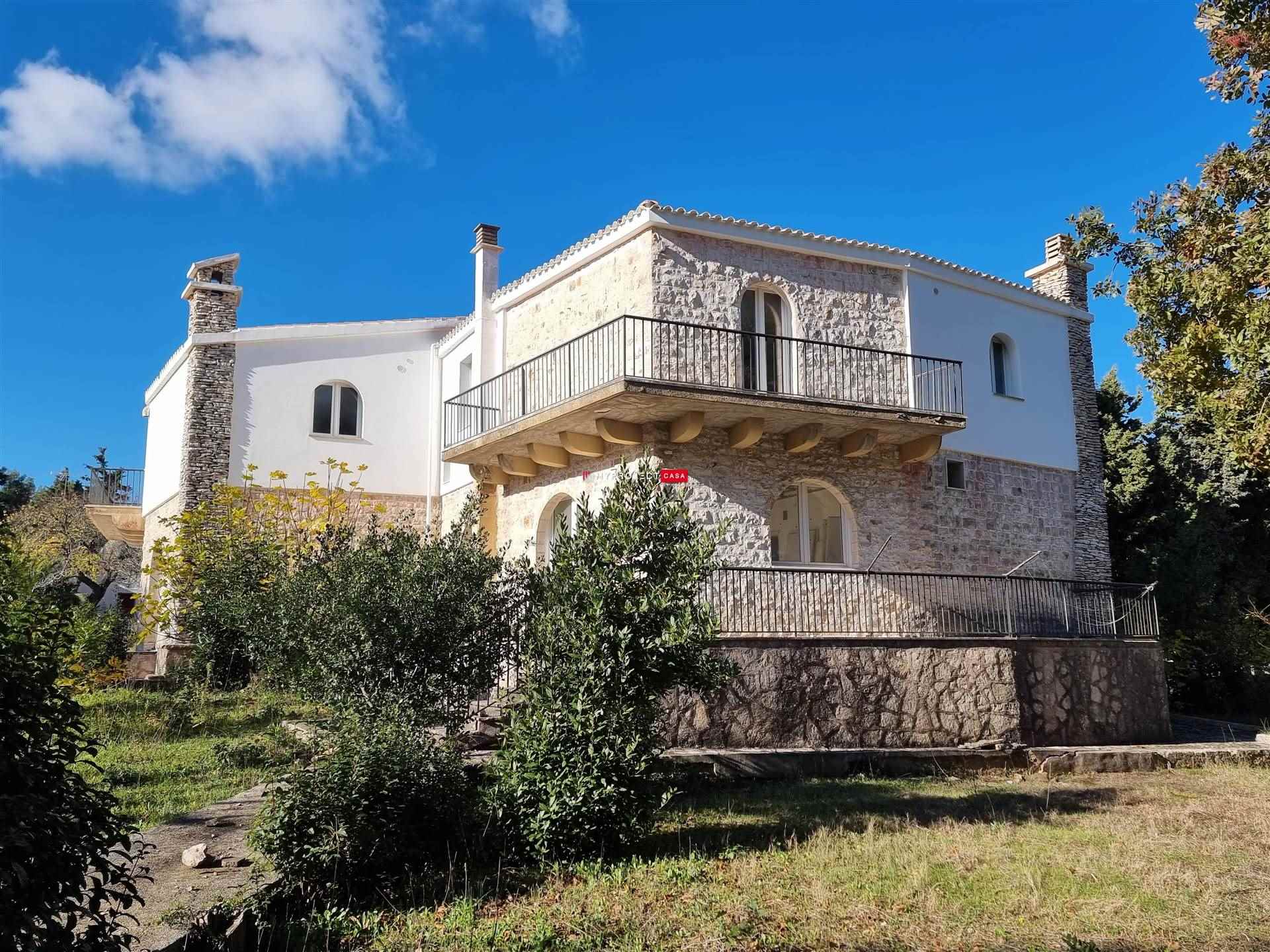 Villa in Via Dei Cespugli in zona Selva di Fasano a Fasano