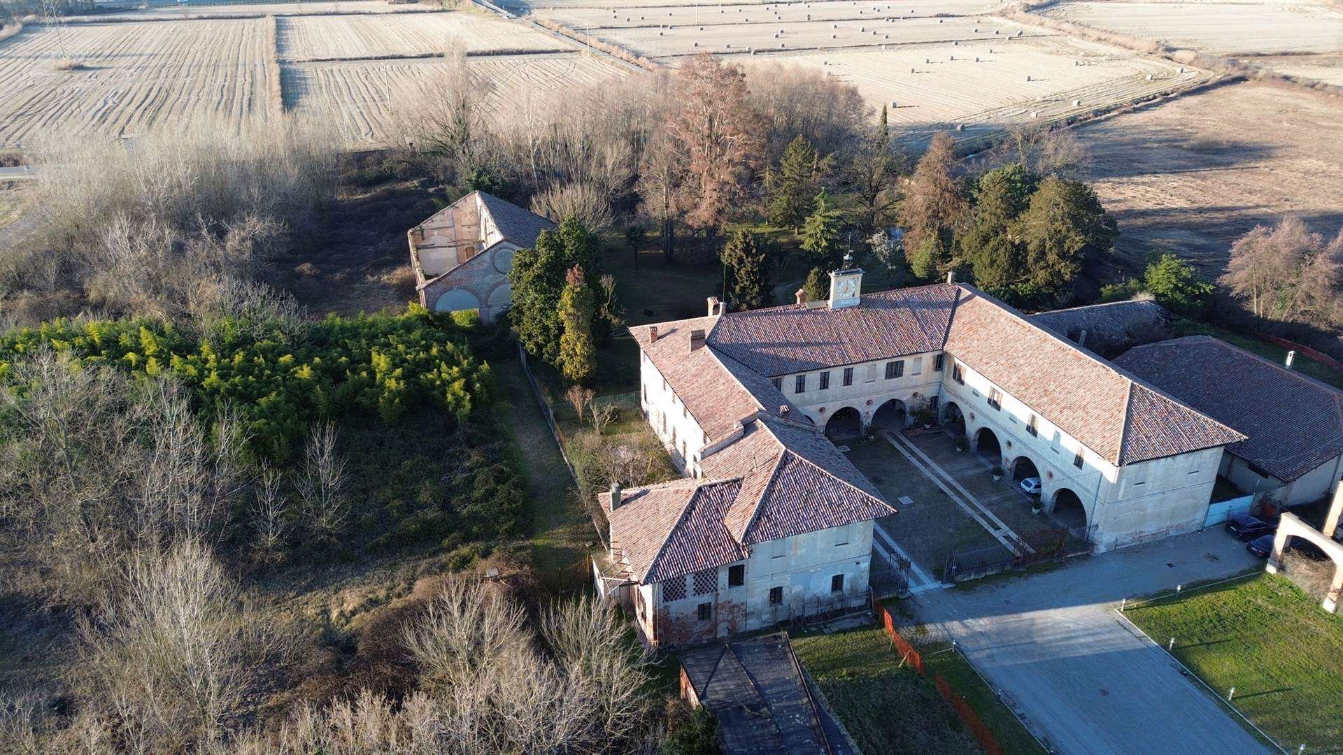 Villa da ristrutturare in zona Moirago a Zibido San Giacomo