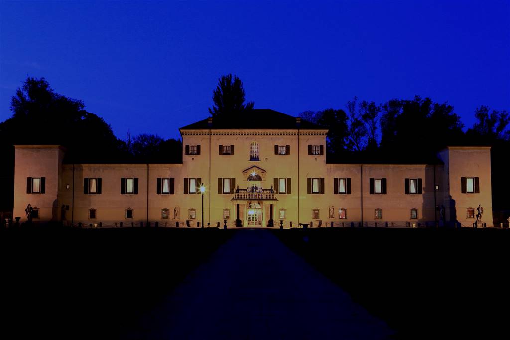 Villa in vendita a Reggiolo Reggio Emilia