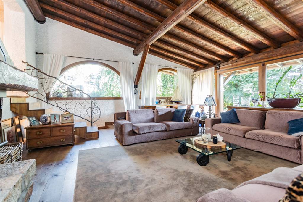 Villa in vendita a Cabiate Como