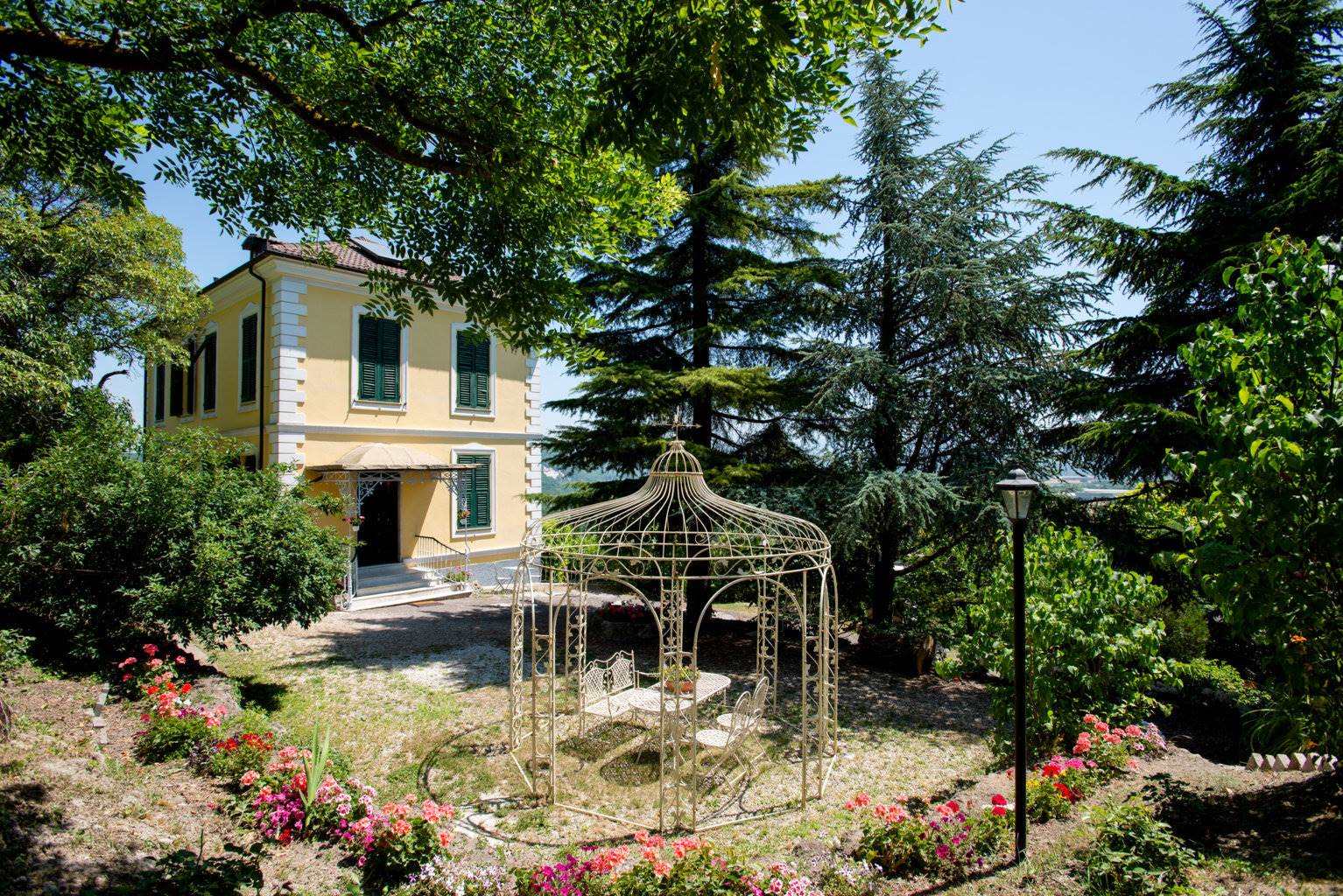 Villa in Via Gavi 32 a Serravalle Scrivia