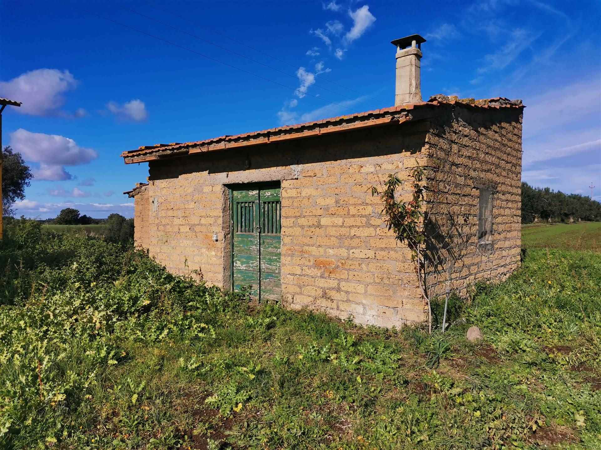 Casalino panoramico con Terreno Vende Tuscania