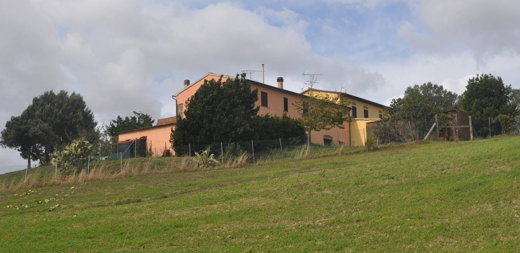 Rustico casale in Via Dei Gelsinelli in zona Pomaia a Santa Luce