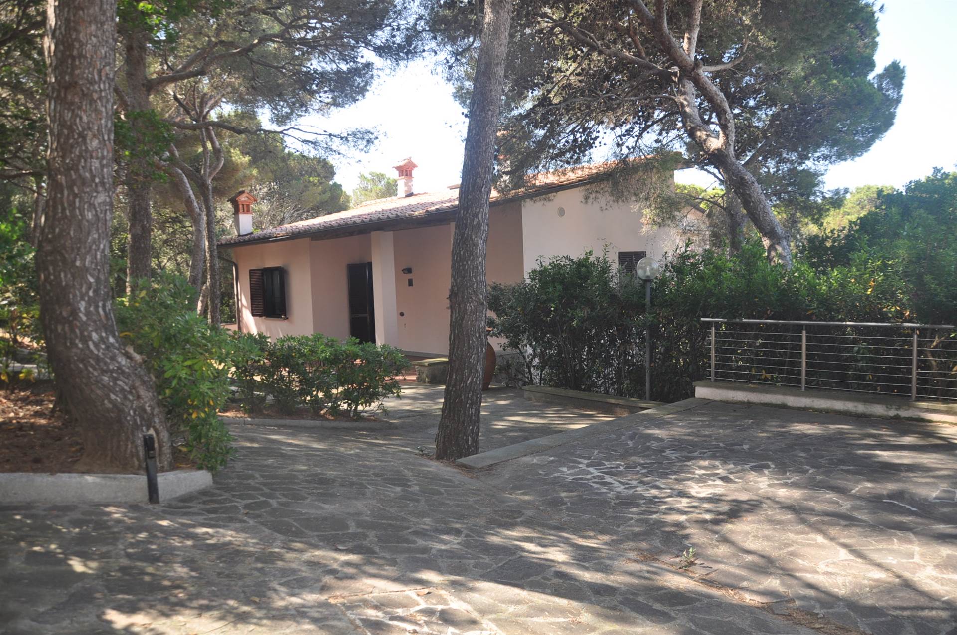 Villa in Via Dei Gerani a Rosignano Marittimo