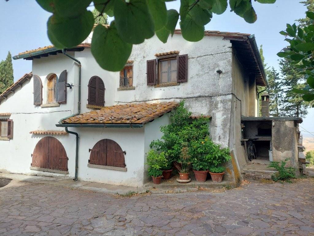 Rustico casale in vendita a Volterra Pisa