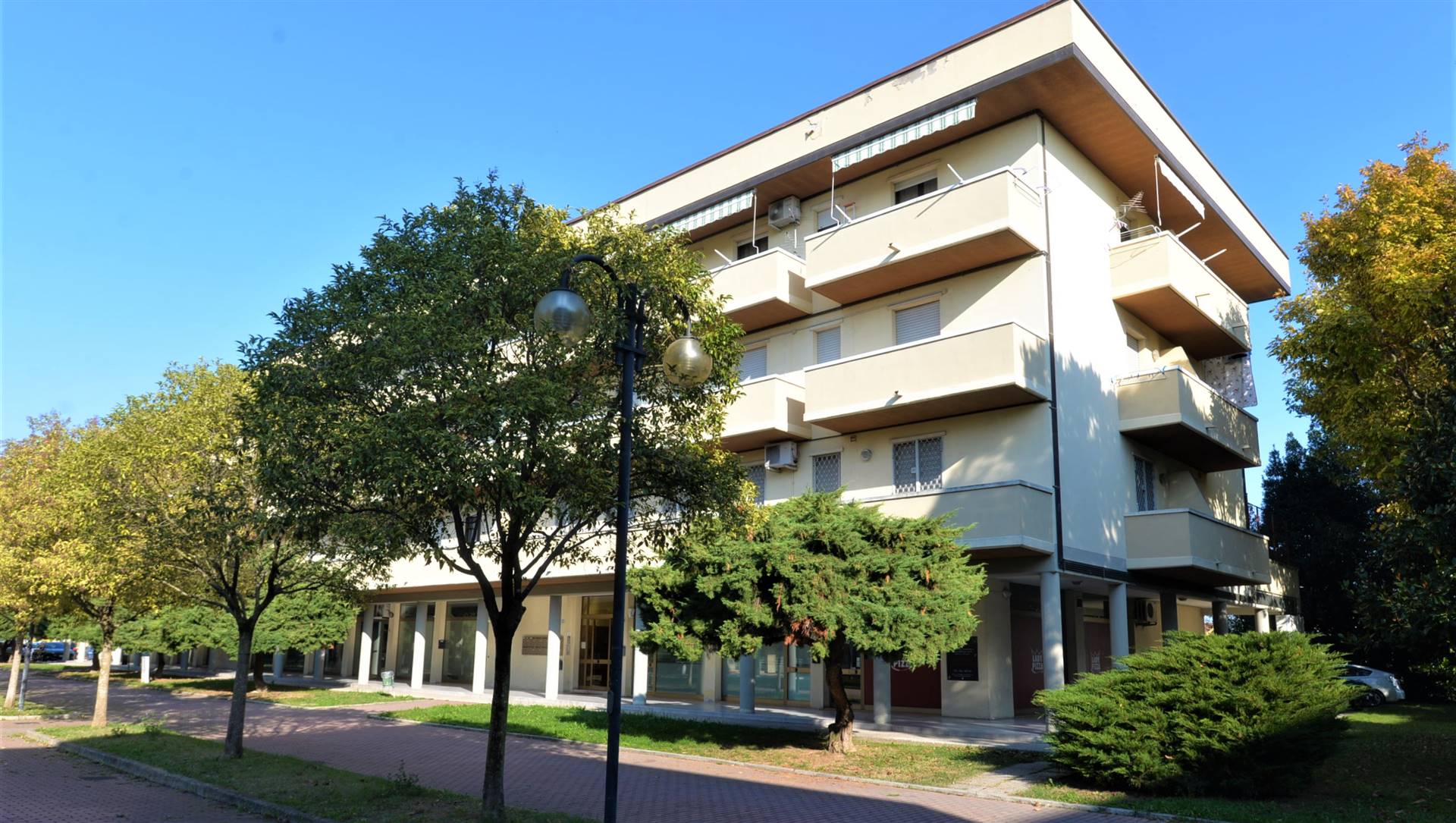SANTA MARIA DI SALA, Apartment for sale, Habitable, Heating Individual heating system, Energetic class: G, Epi: 200 kwh/m2 year, placed at 3° on 3, composed by: 5 Rooms, Separate kitchen, , 3 
