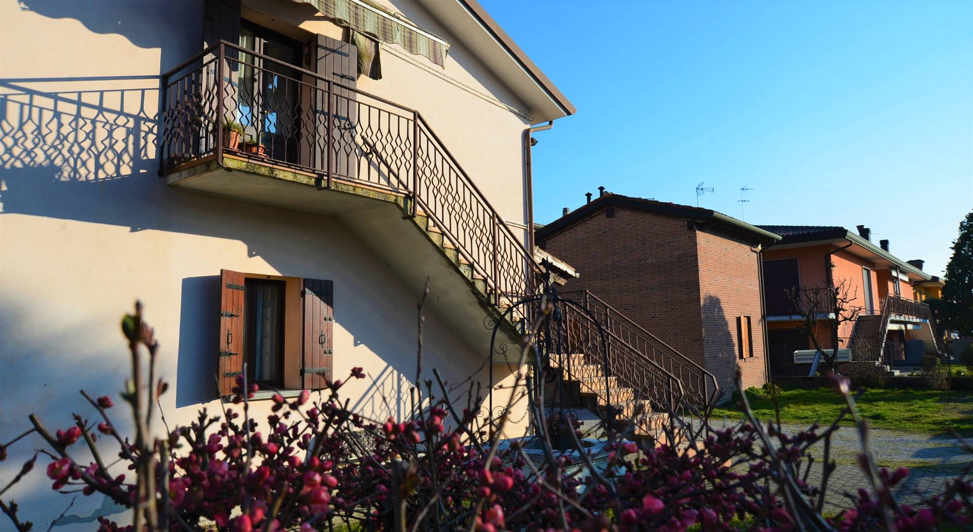 ROSSIGNAGO, SPINEA, Duplex villa for sale of 225 Sq. mt., Habitable, Heating Individual heating system, placed at Ground on 1, composed by: 10 Rooms, 