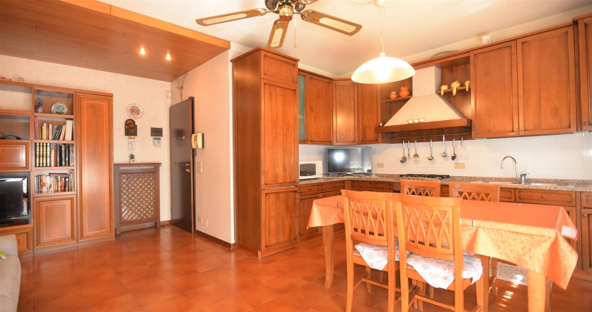 ROBEGANO, SALZANO, Apartment for sale of 70 Sq. mt., Excellent Condition, Heating Individual heating system, Energetic class: F, placed at 1° on 3, 