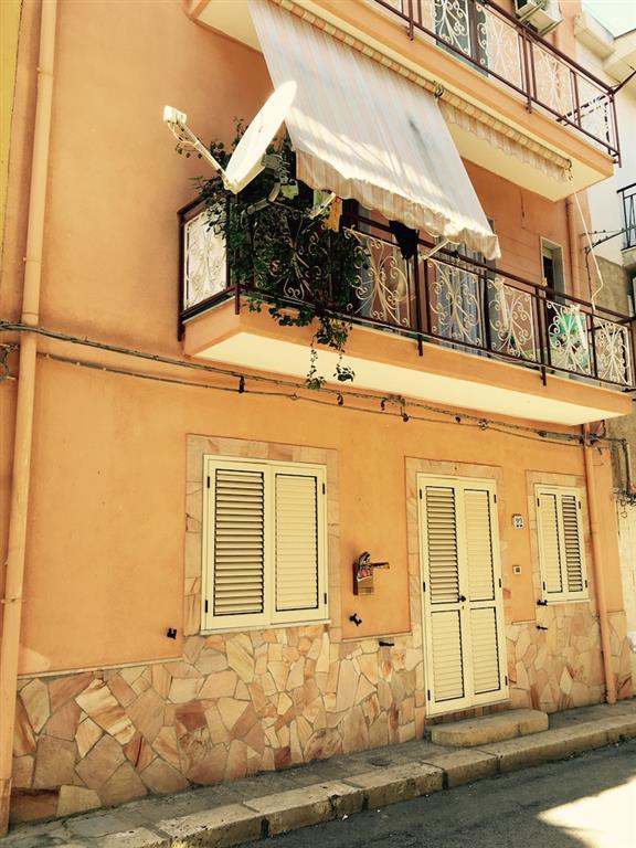 Appartamento indipendente in vendita a Campofelice Di Roccella Palermo