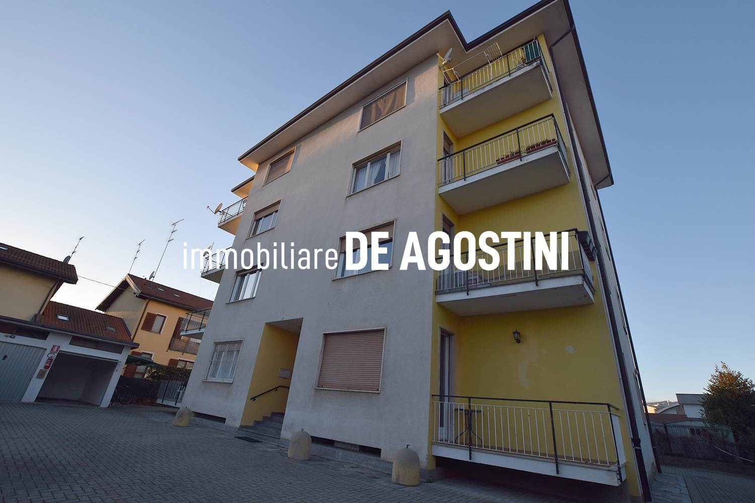 Appartamento in vendita a Arona Novara
