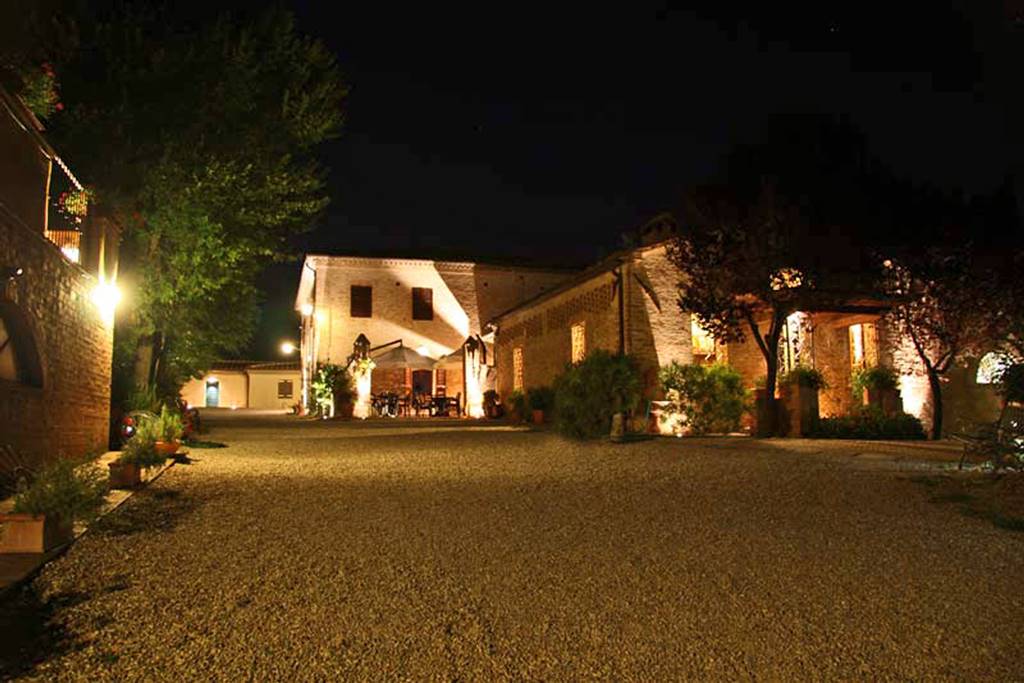 More Di Cuna, MONTERONI D'ARBIA, Rustic farmhouse for sale of 890 Sq. mt., Excellent Condition, Heating Individual heating system, Energetic class: F,