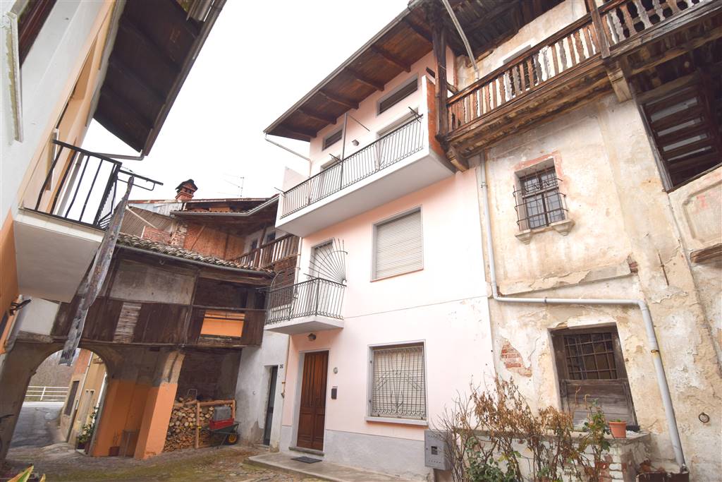 Casa semi indipendente in vendita a Valdilana Biella Trivero