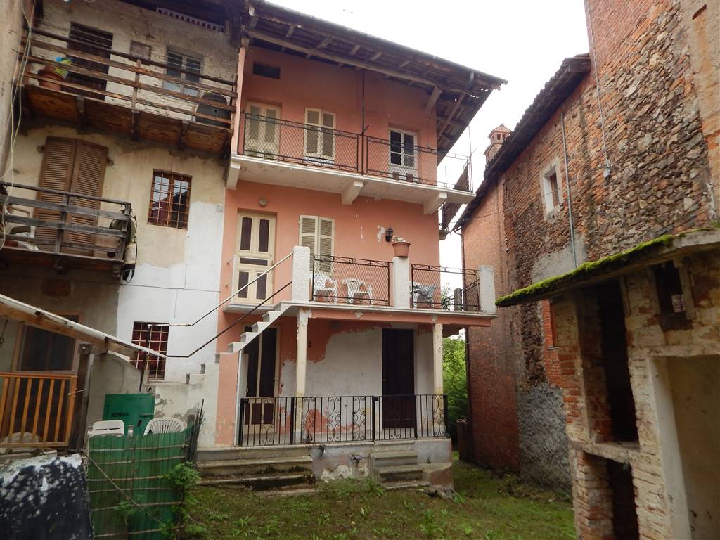 Casa semi indipendente in Garibaldi a Lozzolo