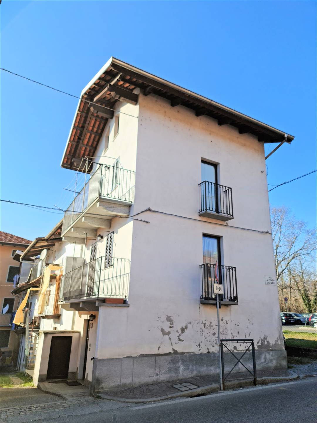 Casa semi indipendente in Via Ogliaro 47 in zona Chiavazza,vaglio a Biella