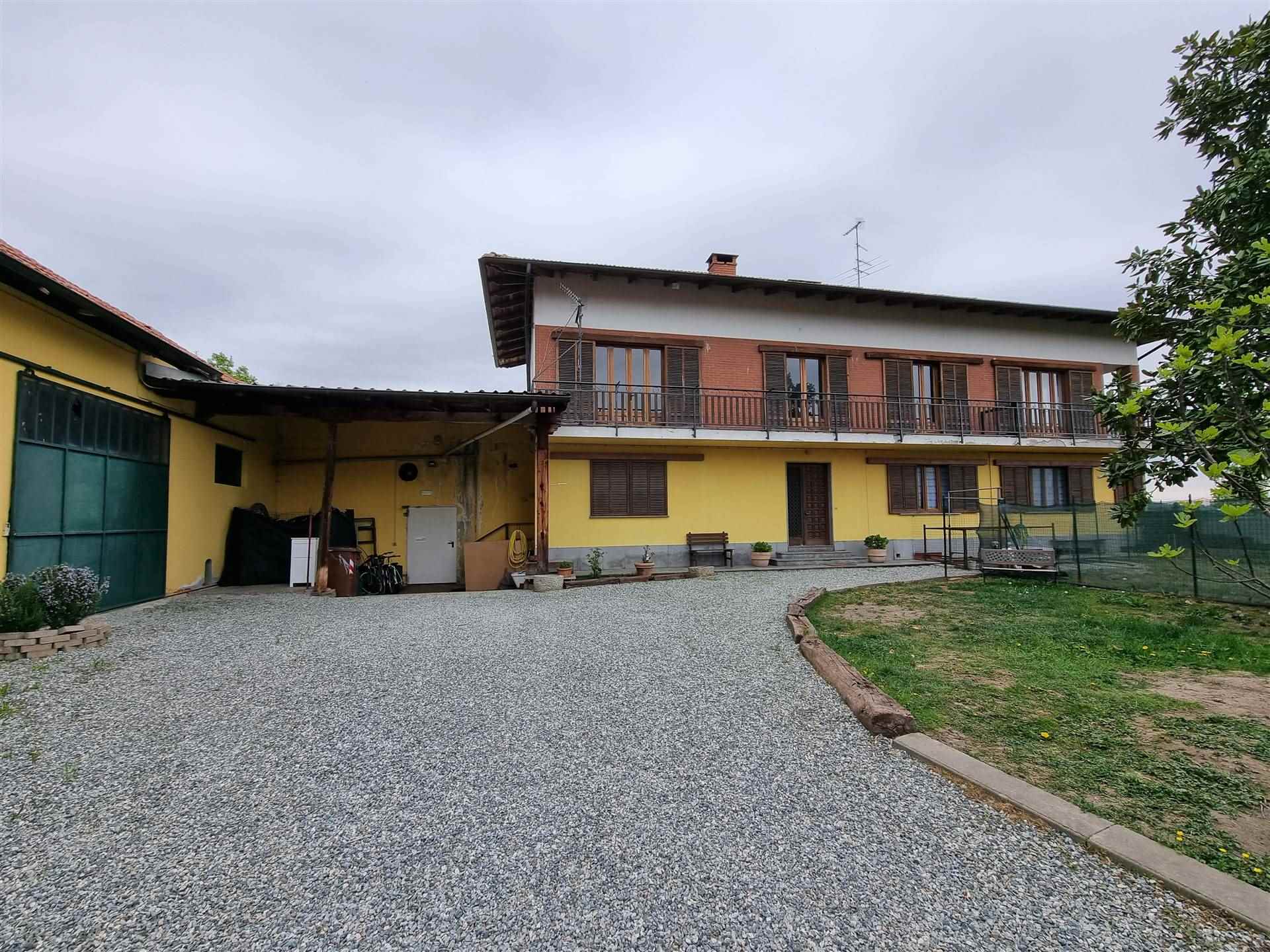 Villa bifamiliare in vendita a Castelletto Cervo Biella