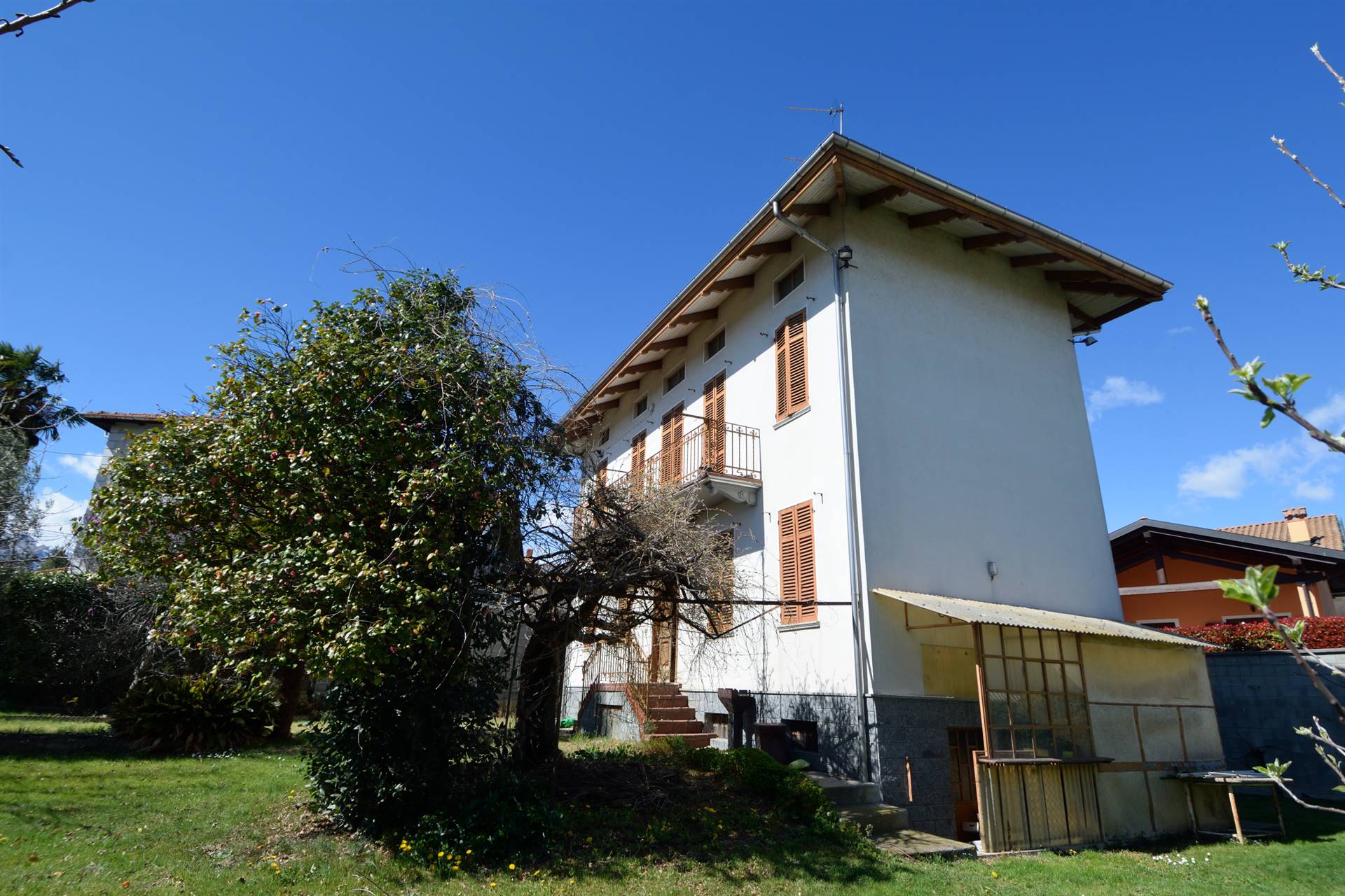 Villa in Strada Vaglio Colma 34 in zona Chiavazza,vaglio a Biella