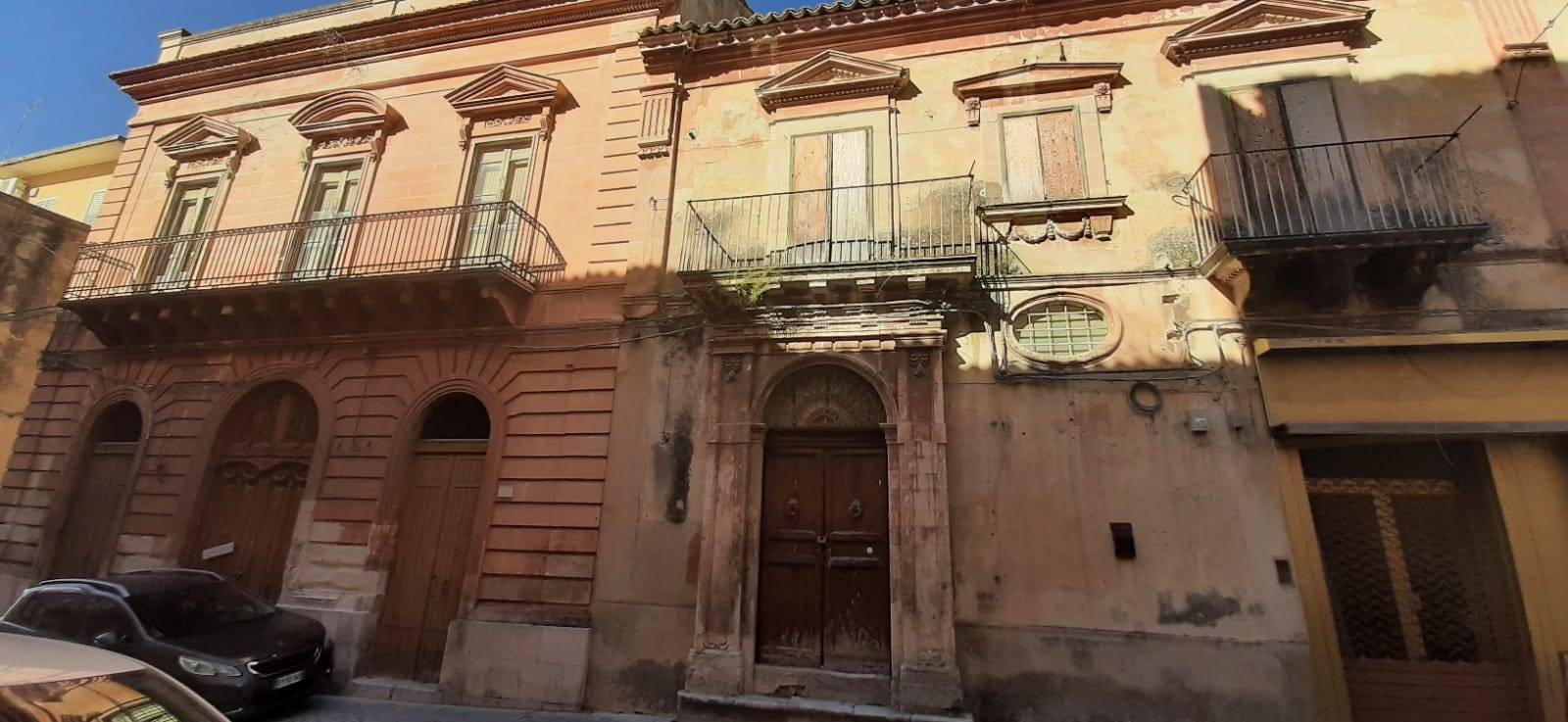 Casa singola in Via Mario Leggio in zona Centro a Ragusa
