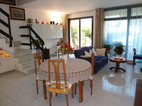 Villa a schiera in ottime condizioni in zona Cafaggio a Ameglia