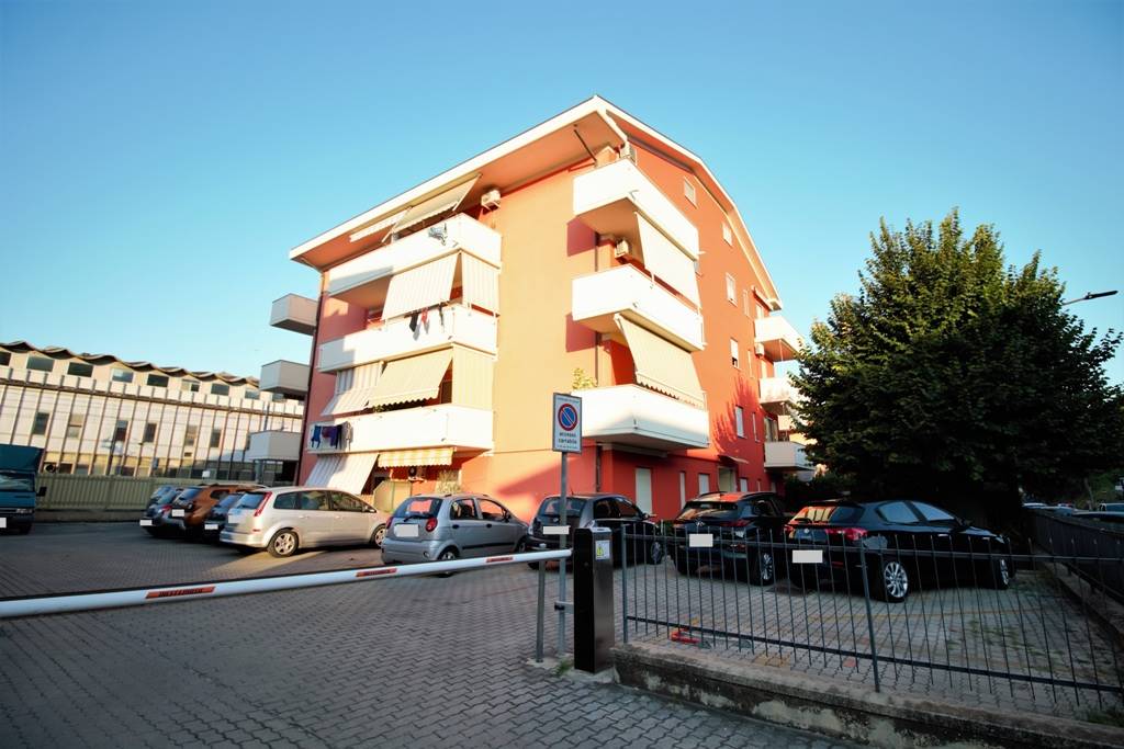 SILVI, Apartment for sale of 67 Sq. mt., Good condition, Heating Individual heating system, Energetic class: G, Epi: 175 kwh/m2 year, placed at 2° on 4, composed by: 4.5 Rooms, Little kitchen, , 2 