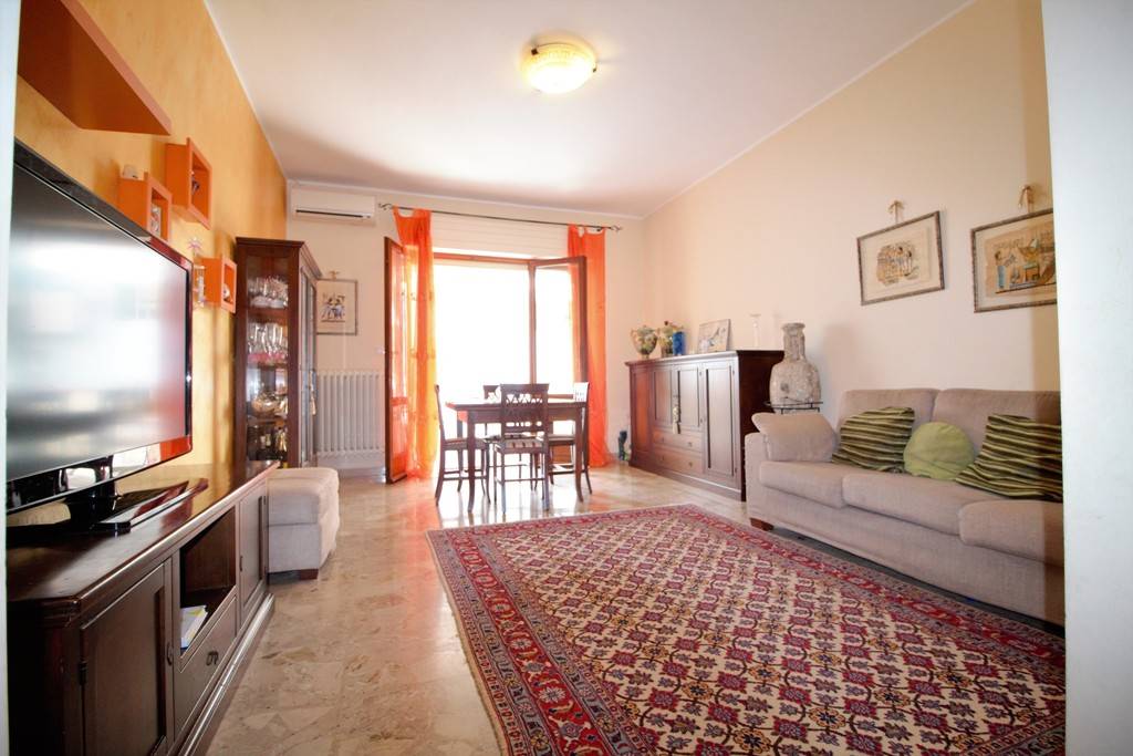 SILVI, Apartment for sale of 107 Sq. mt., Excellent Condition, Heating Individual heating system, Energetic class: G, Epi: 175 kwh/m2 year, placed at 1° on 3, composed by: 5.5 Rooms, Little kitchen, ,