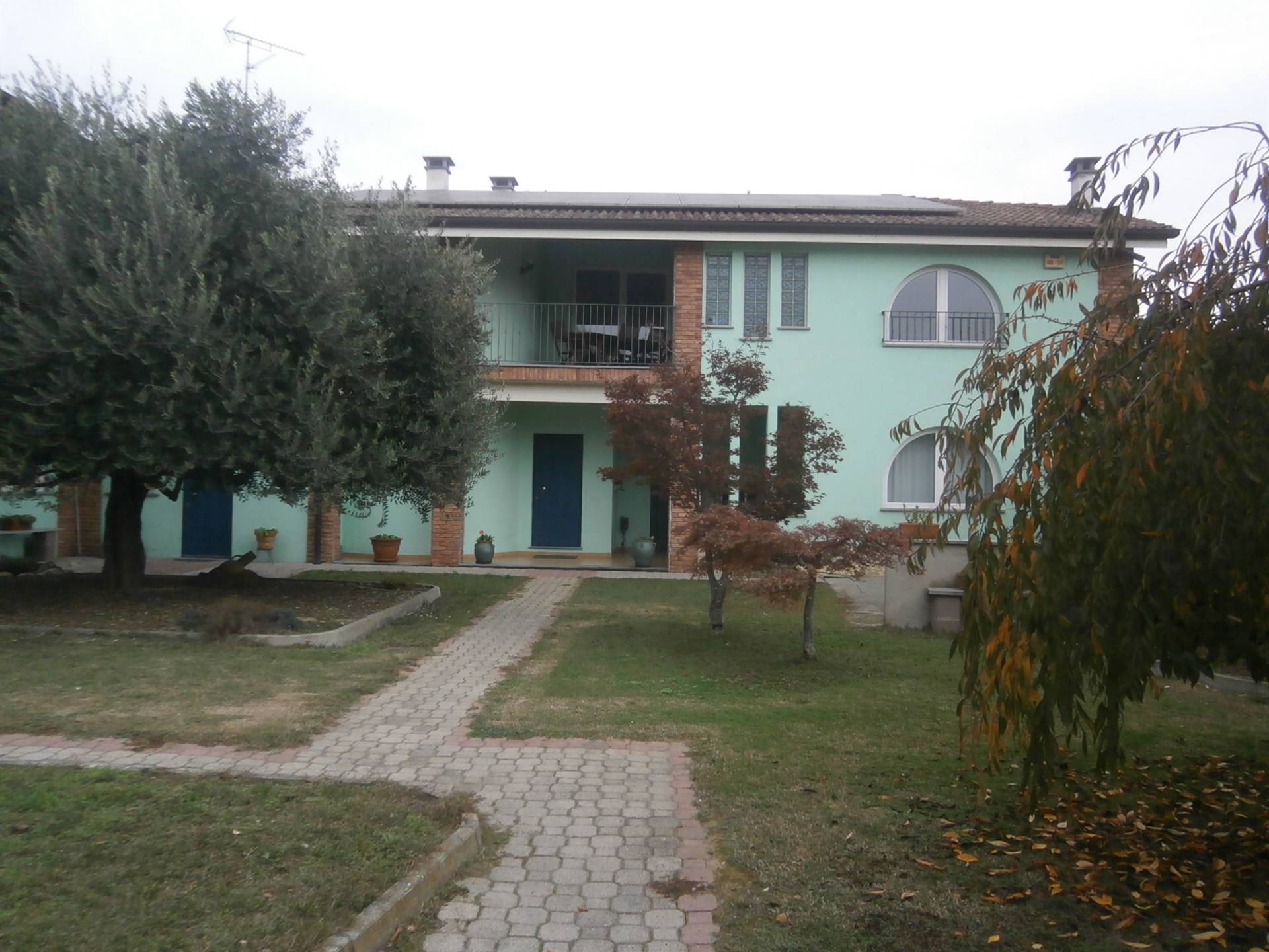 Villa bifamiliare in vendita a Mortara Pavia