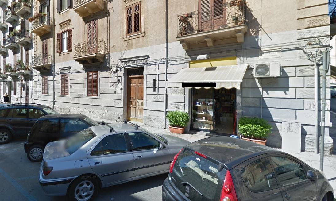 Quadrilocale in Via Paolo Emiliani Giudici in zona Policlinico a Palermo