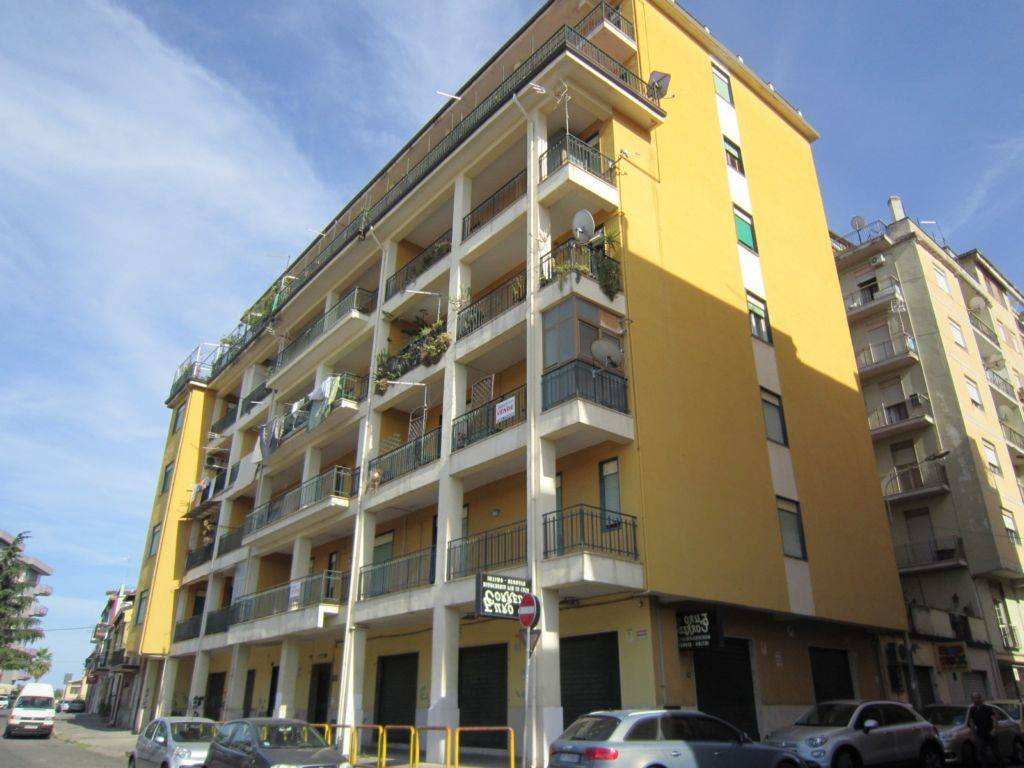 Appartamento in Via Manzoni a Corigliano-rossano