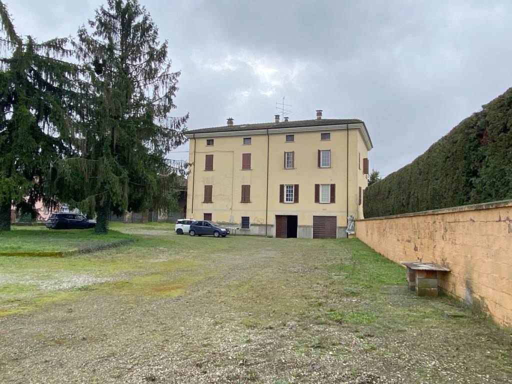 Villa da ristrutturare a San Giorgio Piacentino
