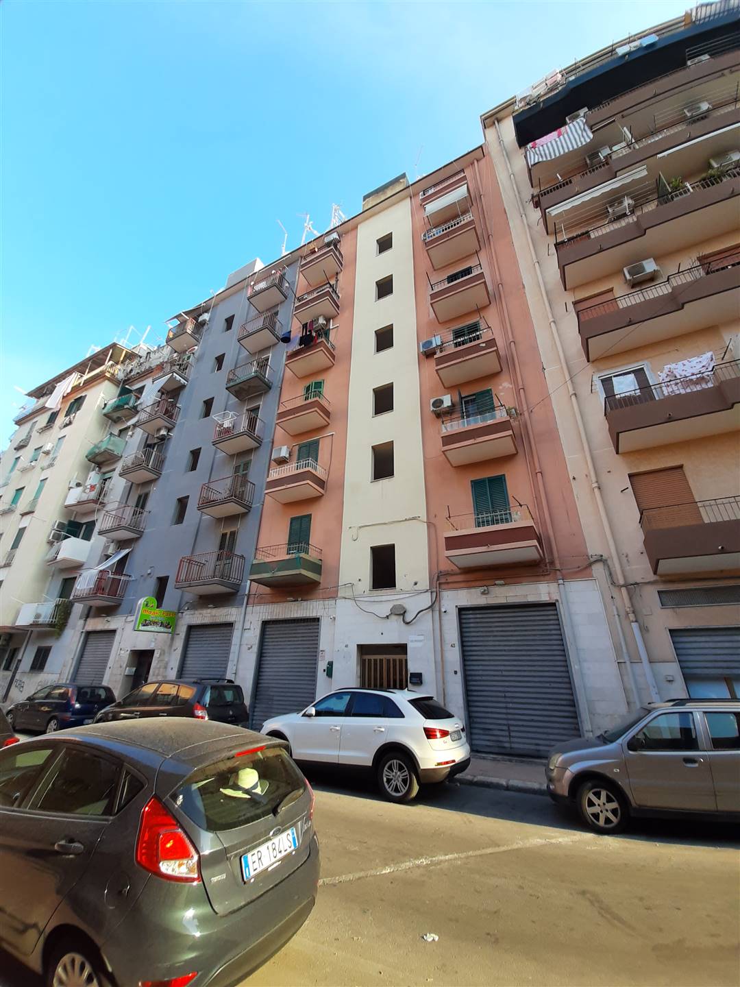 TRECARRARE/BATTISTI, TARANTO, Apartment for sale of 70 Sq. mt., Be restored, Energetic class: F, Epi: 162,3 kwh/m2 year, placed at 3° on 6, composed 