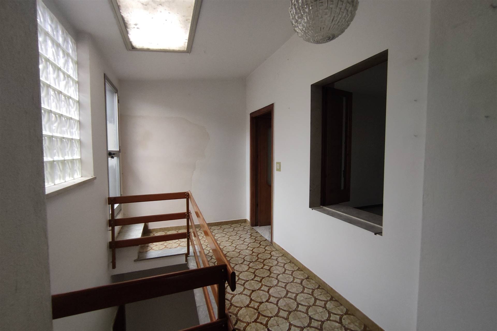 MONTELLA, Single house for sale of 266 Sq. mt., Good condition, Heating Individual heating system, Energetic class: E, placed at 3° on 3, composed 
