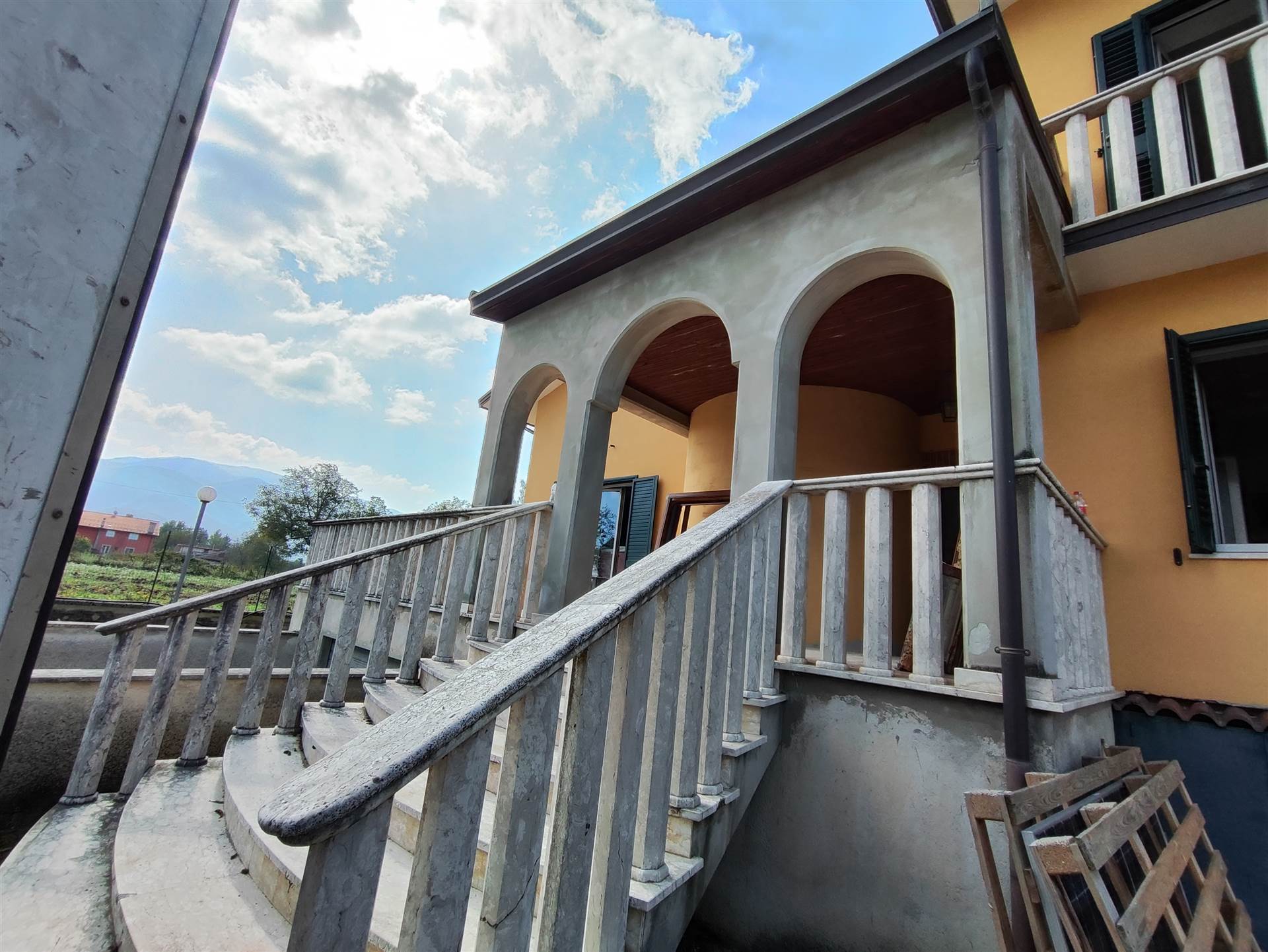 MONTELLA, Villa for sale of 560 Sq. mt., Excellent Condition, Heating Individual heating system, Energetic class: A1, placed at 2° on 2, composed by: 
