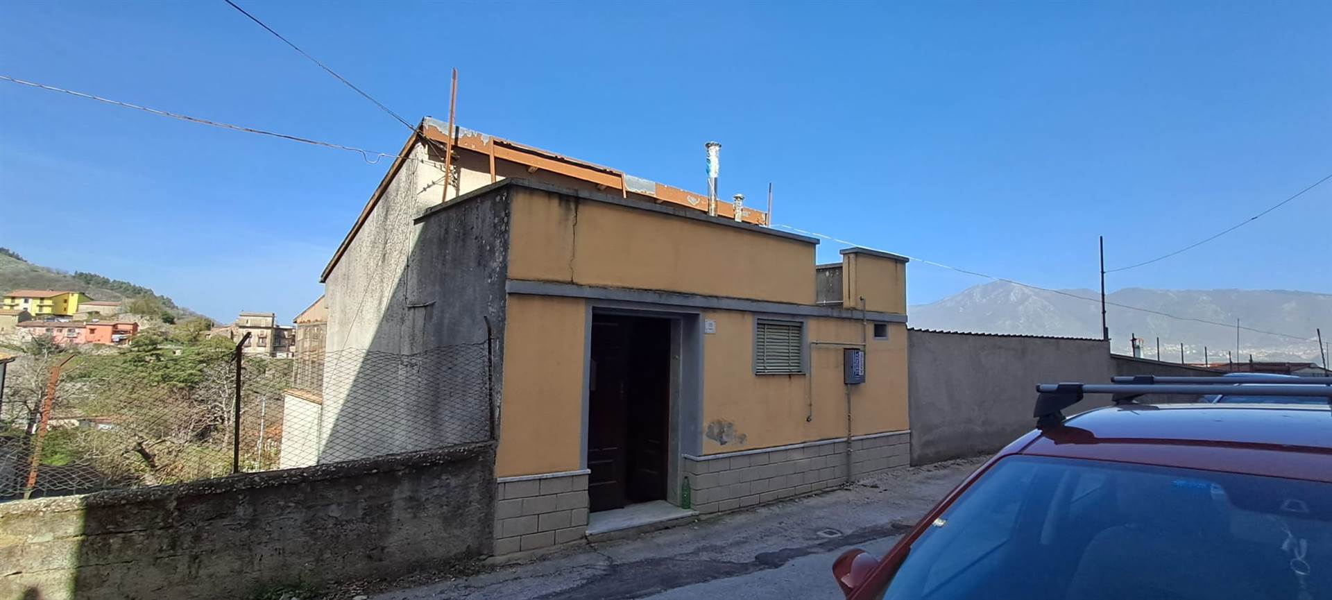 MONTELLA, Single house for sale of 104 Sq. mt., Good condition, Heating Individual heating system, Energetic class: F, placed at Ground on 2, 