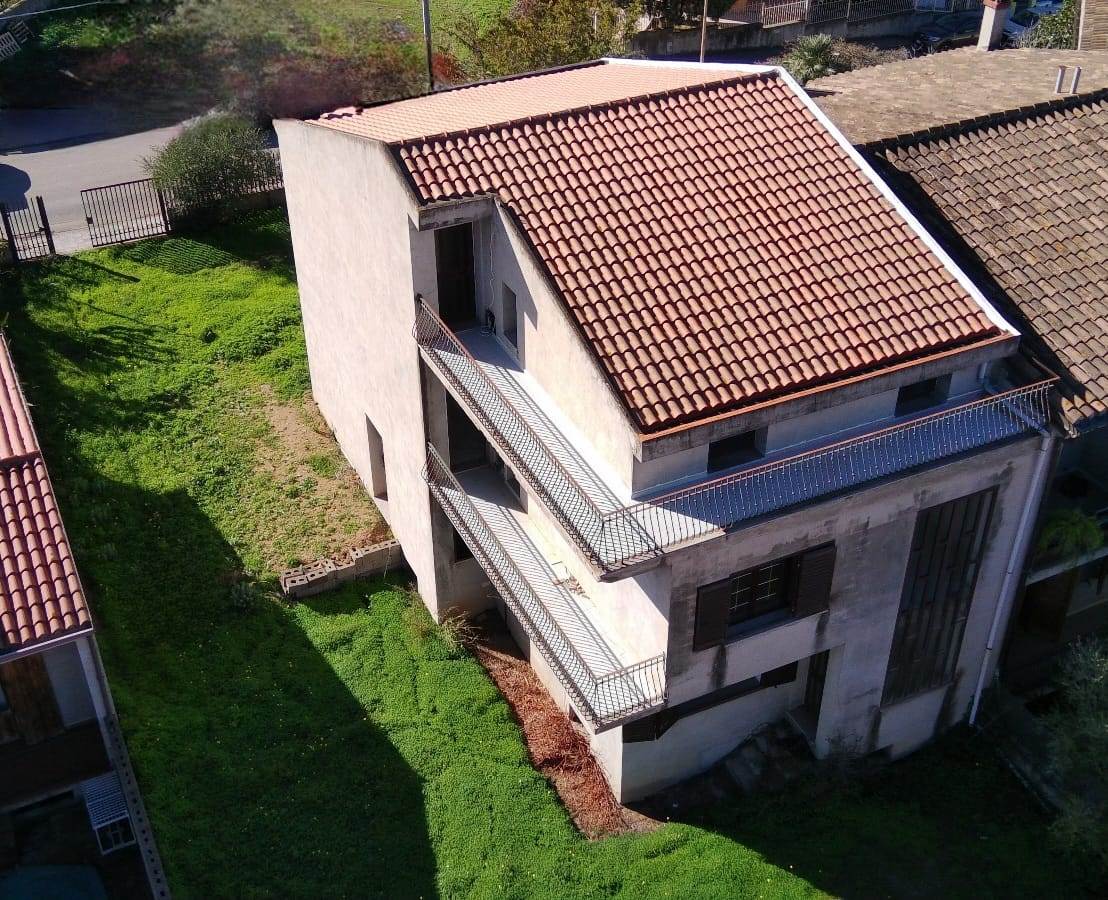 BARI SARDO, Single house for sale of 189 Sq. mt., Good condition, Heating Individual heating system, composed by: 8.5 Rooms, Separate kitchen, , 3 