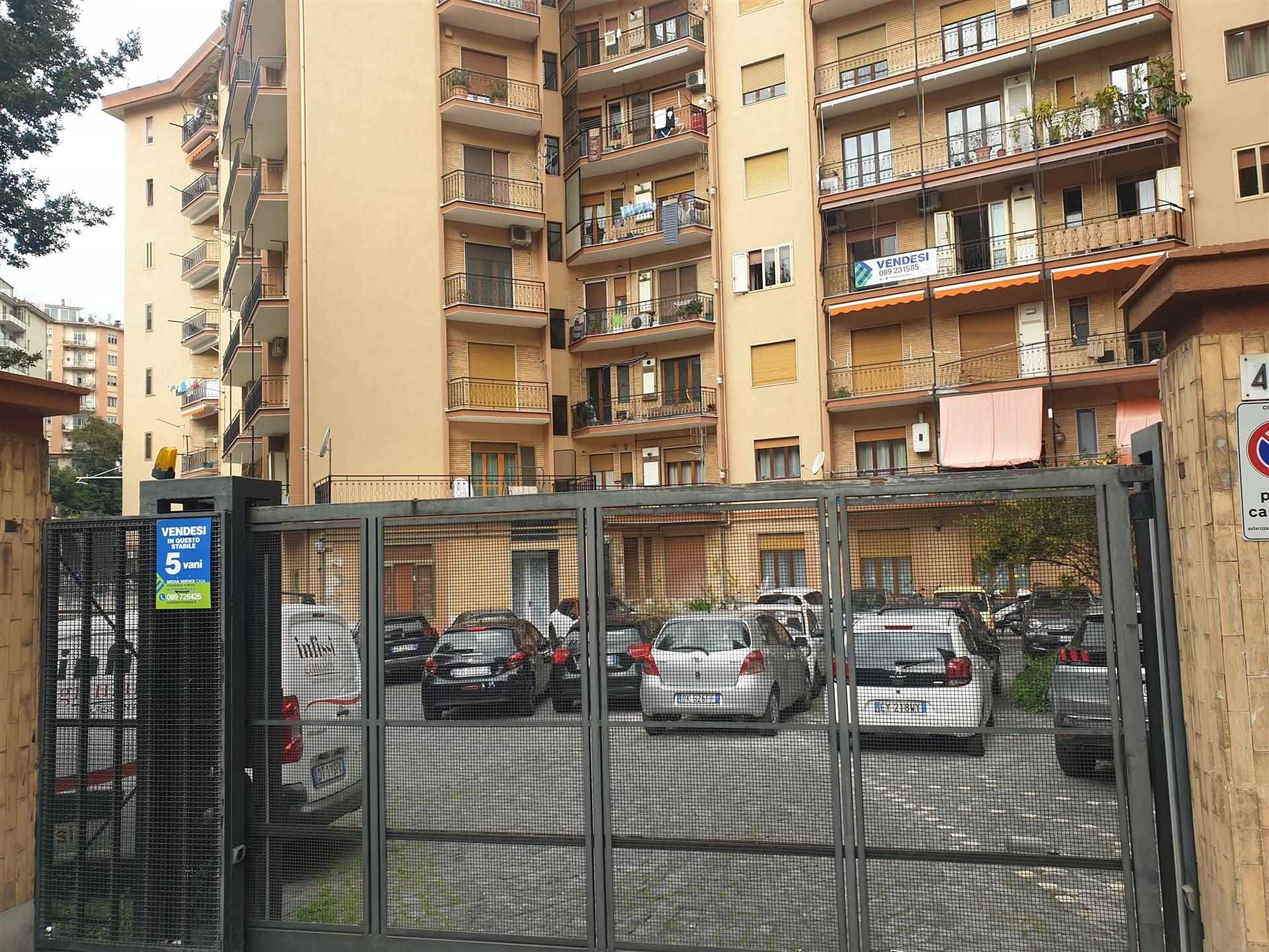 Appartamento in Via Irno 43 in zona Irno a Salerno