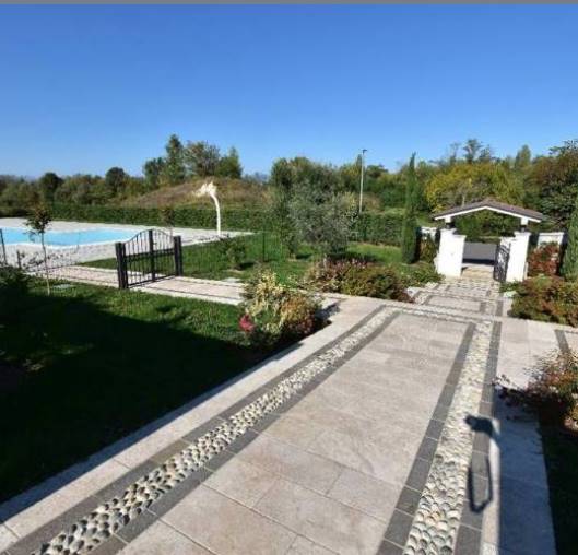 Villa in vendita a Desenzano Del Garda Brescia Rivoltella Del Garda