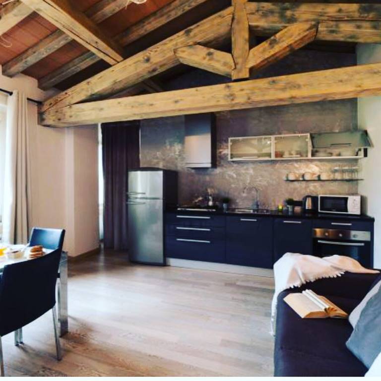 DESENZANO DEL GARDA, Apartment for sale of 47 Sq. mt., Heating Individual heating system, Energetic class: G, placed at 2°, composed by: 1 Room, Kitchenette, , 1 Bathroom, Parking space, Elevator, 