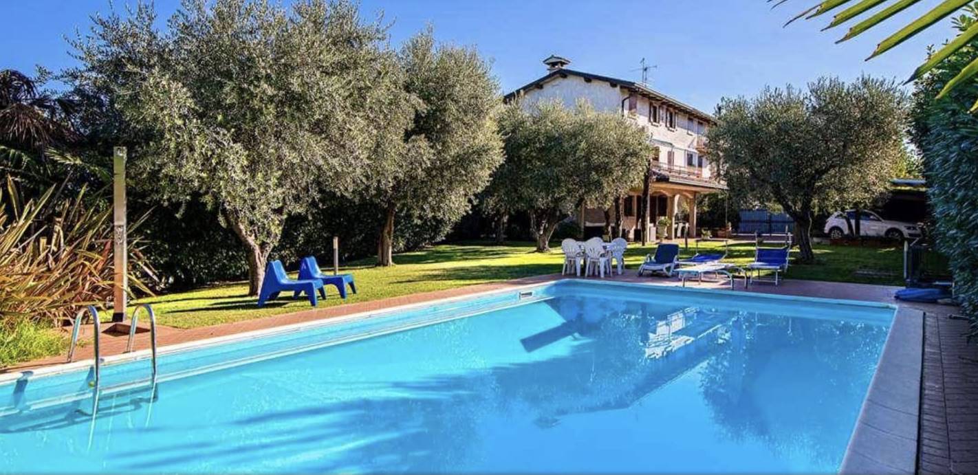 LUGANA, SIRMIONE, Rustic farmhouse for sale of 180 Sq. mt., Energetic class: G, composed by: 8 Rooms, Separate kitchen, , 3 Bedrooms, 2 Bathrooms, 