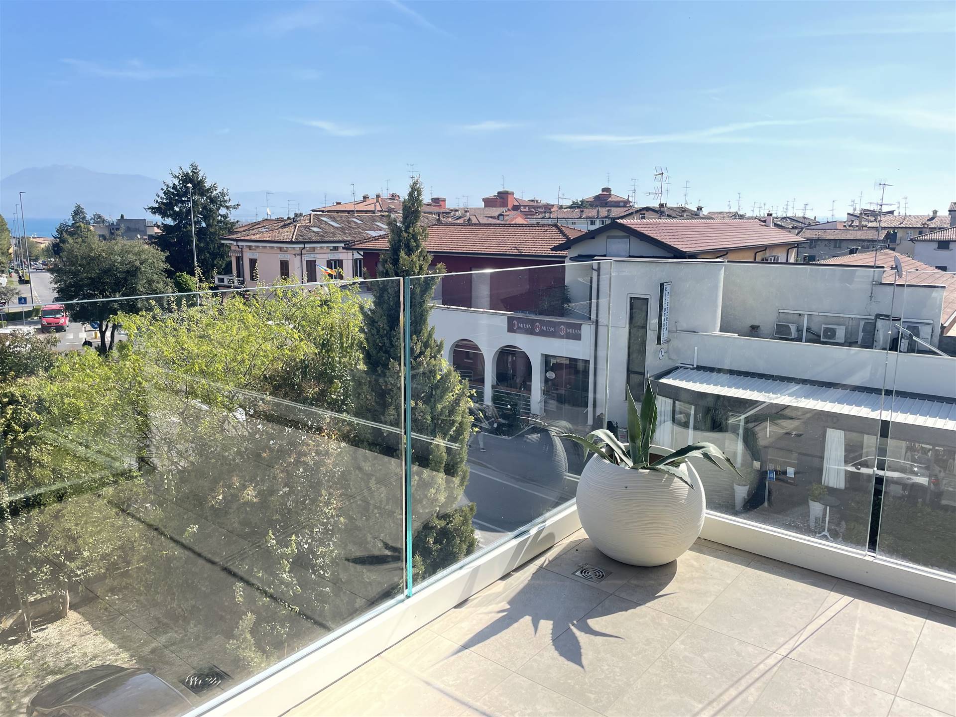 CENTRI: DESENZANO DEL GARDA, DESENZANO DEL GARDA, Penthouse for sale of 85 Sq. mt., New construction, Energetic class: A, placed at 2°, composed by: 