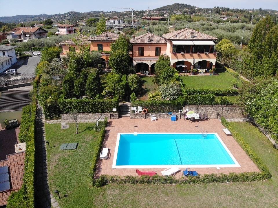 MONIGA DEL GARDA, Terraced villa for sale of 120 Sq. mt., Excellent Condition, Energetic class: D, Epi: 164,68 kwh/m2 year, placed at Ground on 2, composed by: 6 Rooms, Separate kitchen, , 3 Bedrooms,